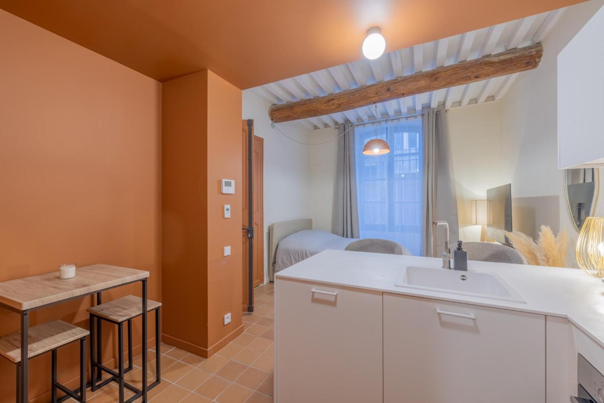 Belle Lettre 1 Apartment